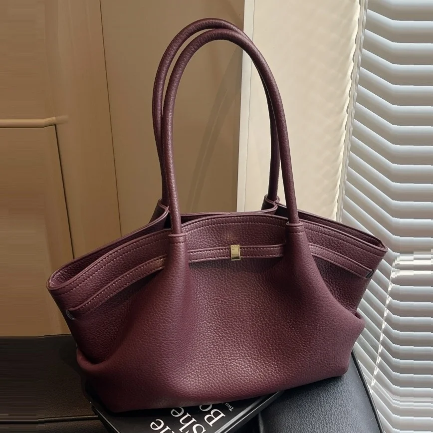 Luxury Bags Reseller - Bolsos de mano color Burdeos para