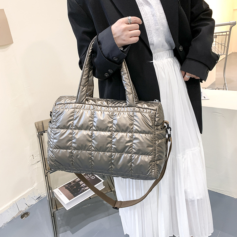 Bolsos de algodón espacial de  - Luxury Quilted Bags reseña y precio