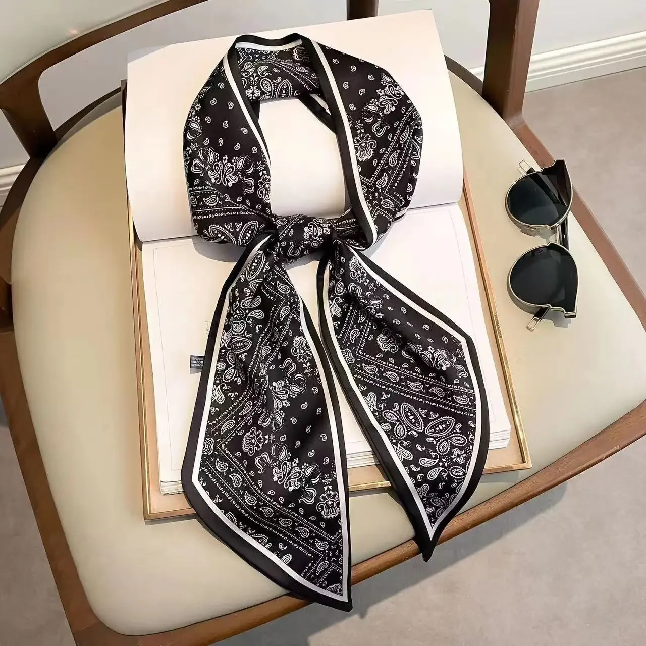 Pañuelo estrecho con diseño es - Luxury Bags Expensive reseña y precio