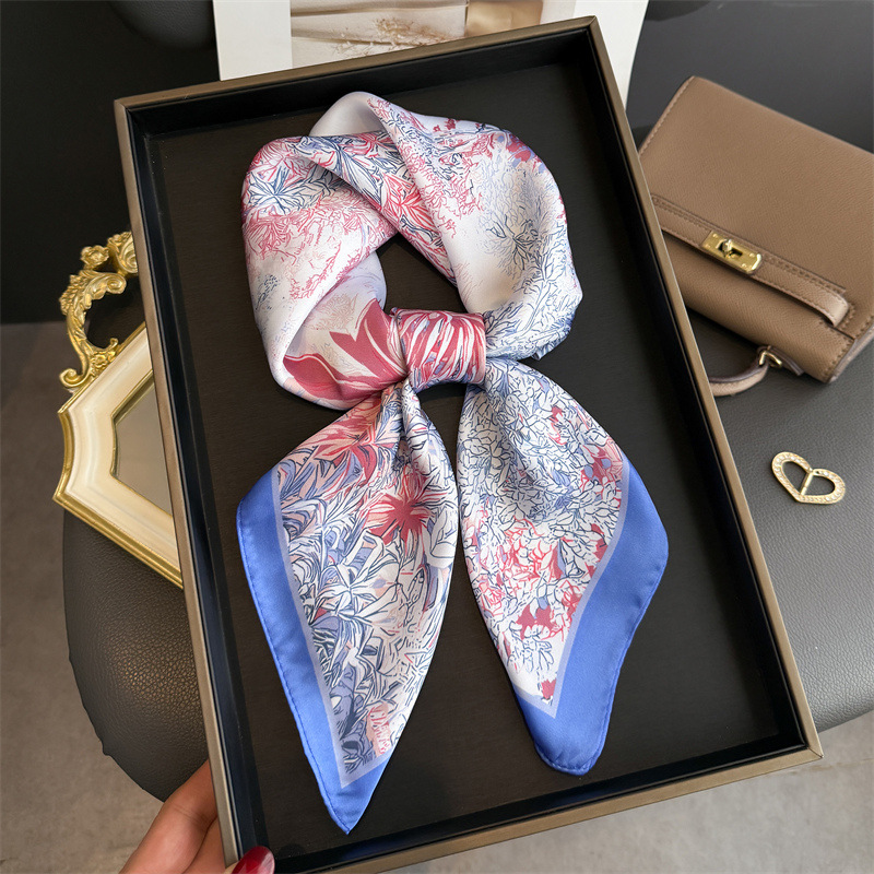 Pañuelo de diseño de lujo con  - Luxury Bags Expensive reseña y precio