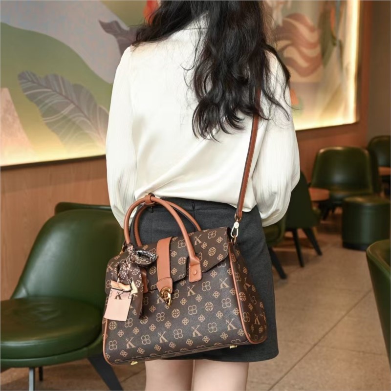 Bolso ligero de marca de lujo  - Luxury Bags Reseller reseña y precio